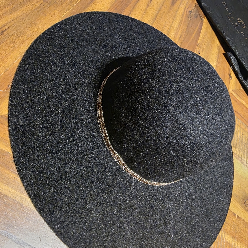 Ardene Black Wide-Brim Hat with Gold Accent
